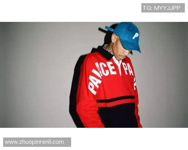 足球明星男装时尚潮流解析与服装搭配技巧分享